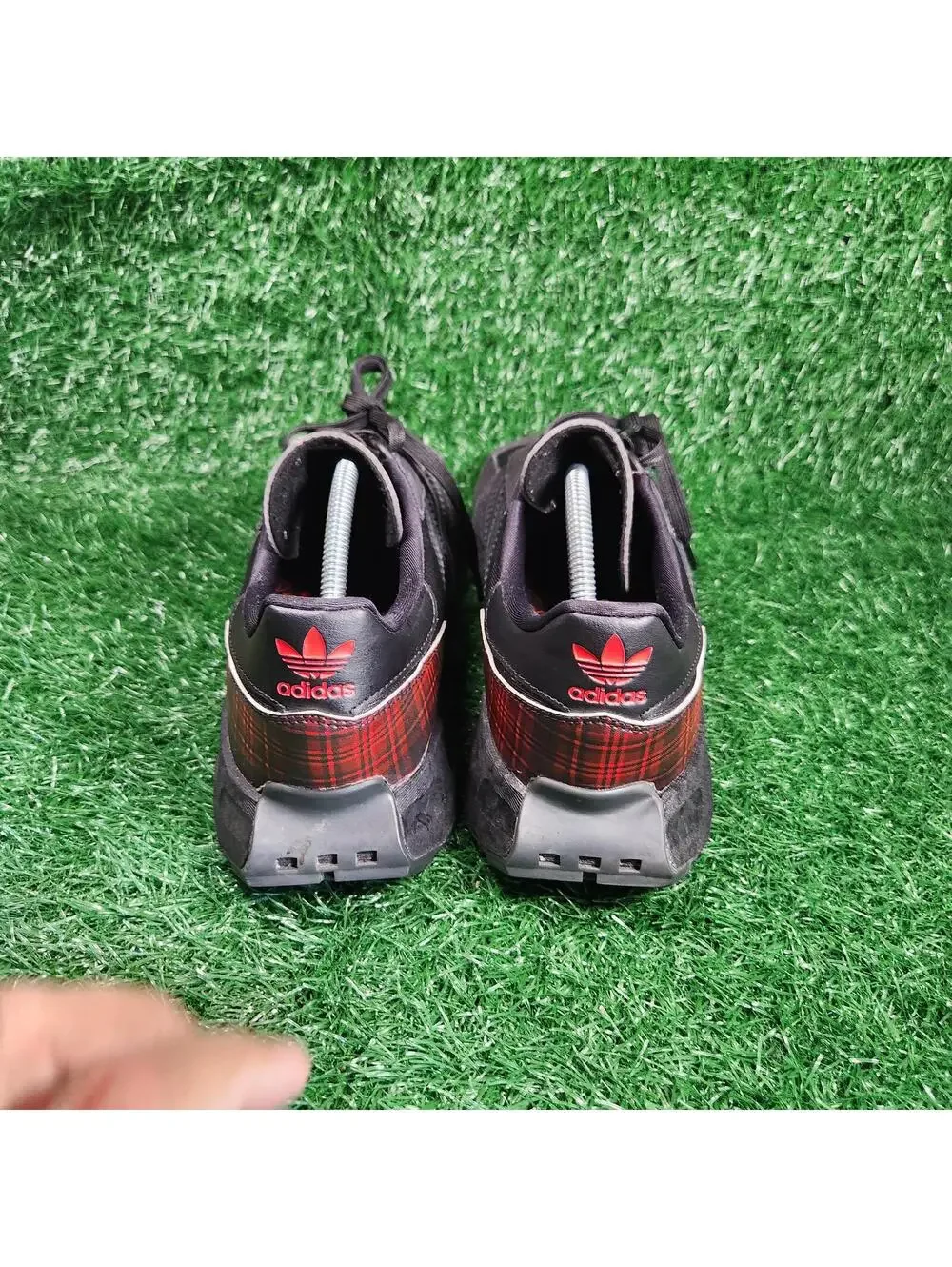 Adidas Mens Retropy E5 GZ4619 Black Red Low Top Lace-Up Sneakers Shoes Size 11.5